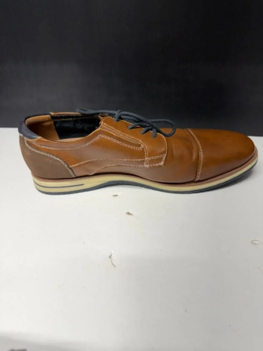 Tommy Hilfiger Urban Oxfords NWOT Men's Size 9.5